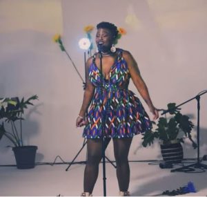 Amanda Black – Famous (Acoustic)