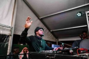 Kabza De Small & Young Stunna – Umsholozi (Vocal Mix) Mp3 Download