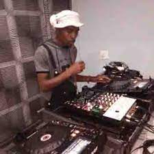 Djy Spetla – Late Nights (ft. KevLex) Mp3 Download