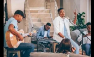 Dr Tumi – Akekho