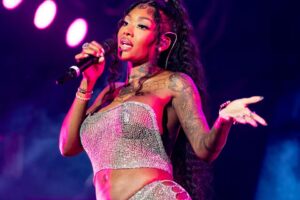 Summer Walker’s “Clear 2: Soft Life” EP Features Childish Gambino, J. Cole